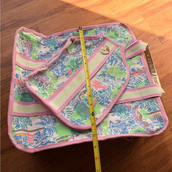 Lilly Pulitzer Tropical Print Tote Set - Picture 9 of 9